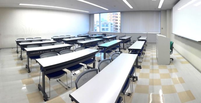 会場（堺市産業振興センター）